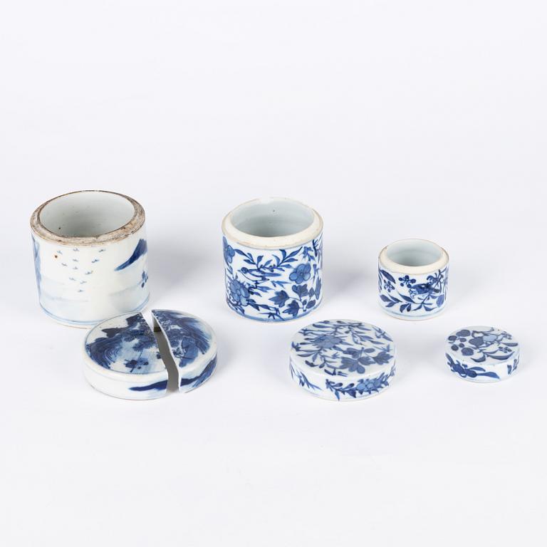 Two blue and white tea caddies, 18th century, and three blur and white lidded boxes, 19th century, China.