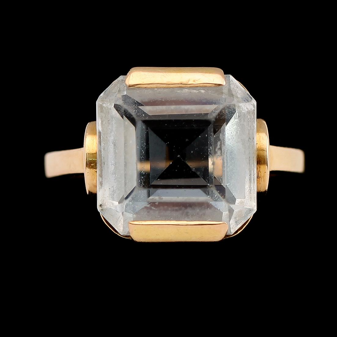 RING, 18K guld, bergkristall, svenska stämplar.