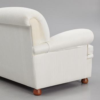 Josef Frank, a model 703 sofa, Firma Svenskt Tenn.