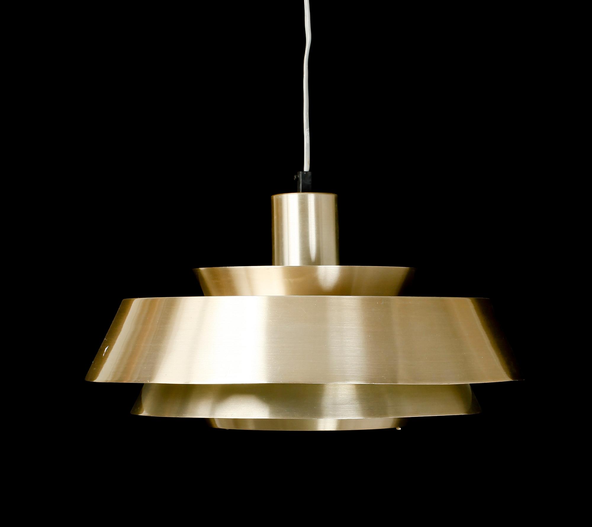TAKLAMPA, E S Horn AS, Aalestrup, 1900-talets andra hälft. Höjd ca 25 cm.