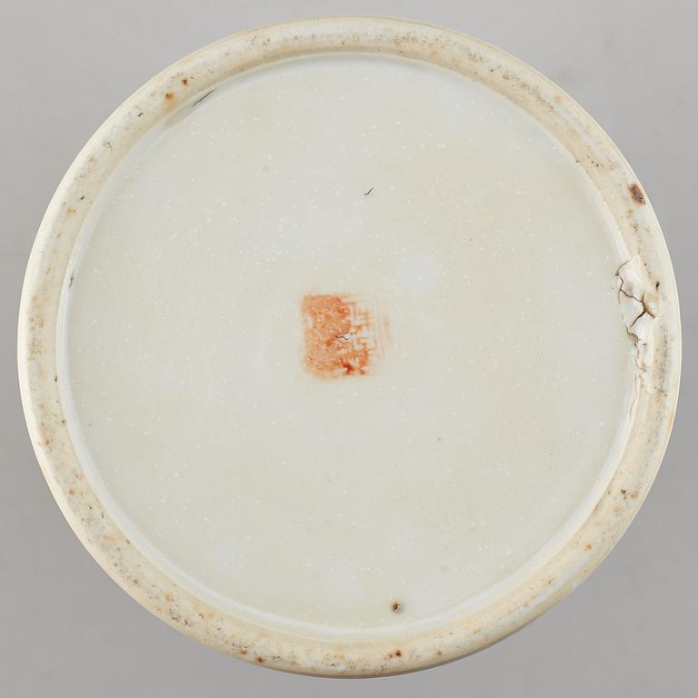 Two Chinese famille rose hat stands, 20th century.