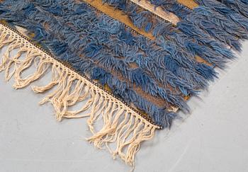 Märta Måås-Fjetterström, a carpet, "Blå Silverryan", knotted pile in relief, ca 201 x 96,5-97,5 cm, signed MMF.