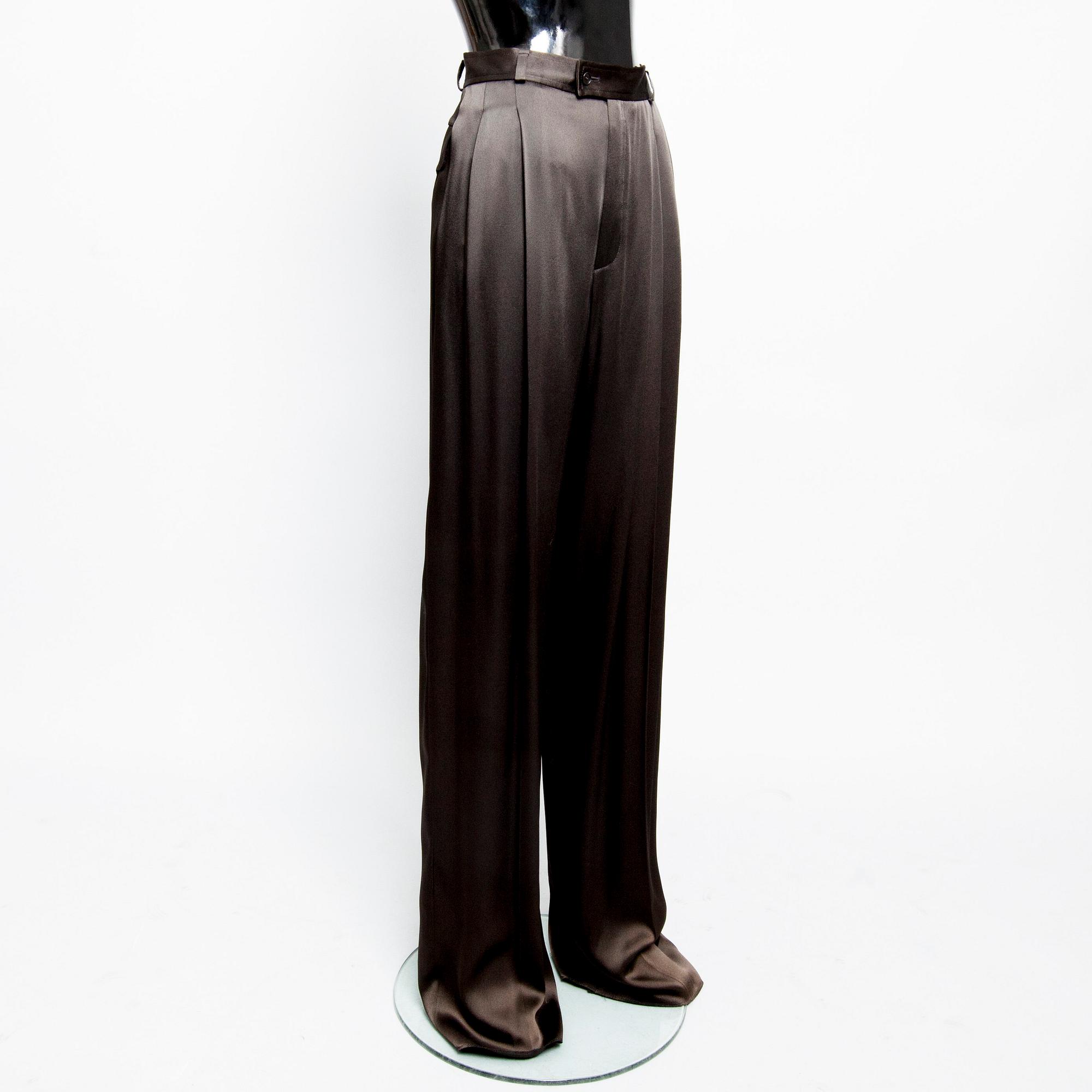 PUKU, kaksi osaa, Yves Saint Laurent.