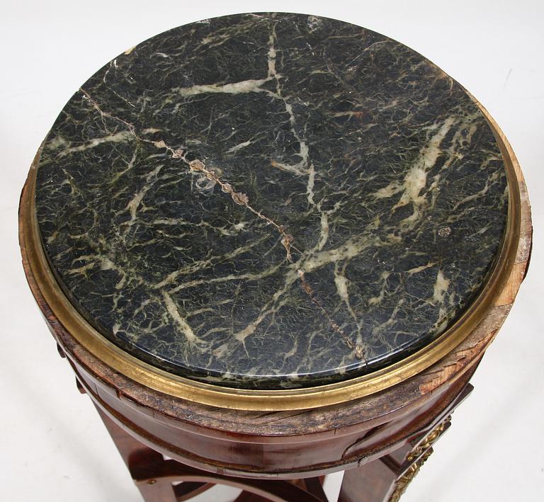 PIEDESTAL, empirestil, 1900-talets början.