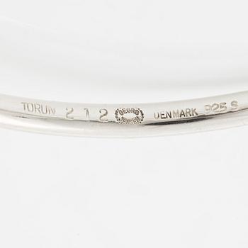 Vivianna Torun Bülow-Hübe, armring, sterlingsilver, Danmark. För Georg Jensen.