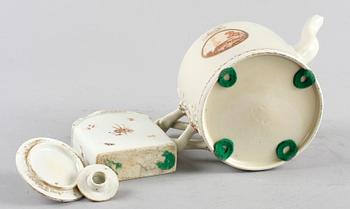 TEKANNA och TEDOSA, porslin, Kina, Qing dynastin, Jiaqing (1796-1820).