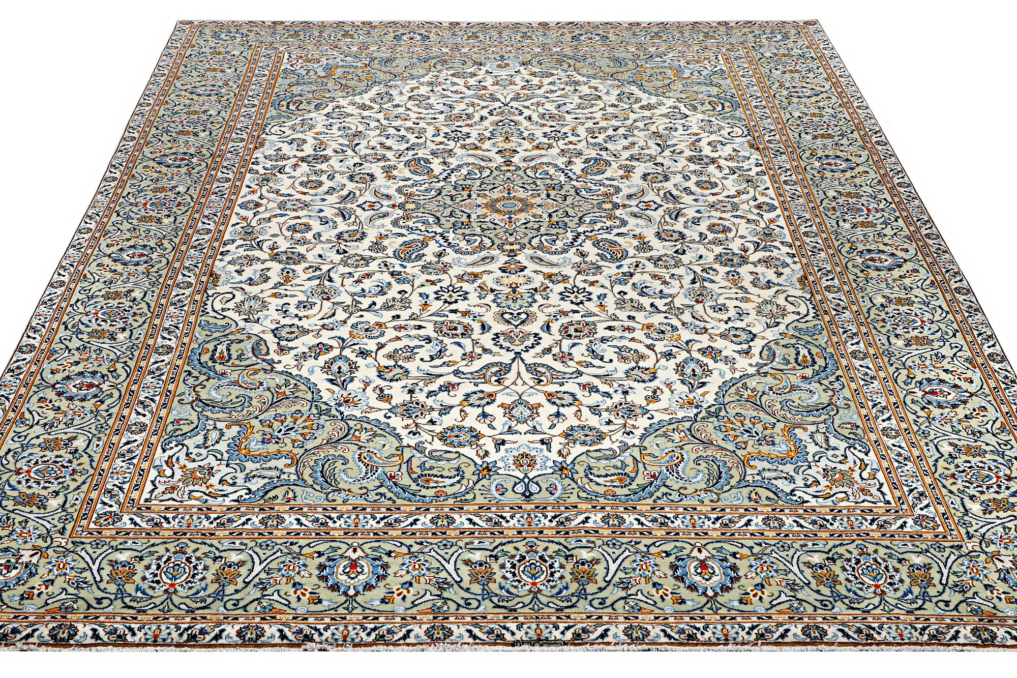 Matta, Keshan, ca. 397 x 300 cm.