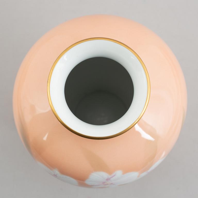 A porcelain vase, Fukagawa Porcelain Manufacturing Company, Japan, second half of the 20th century.