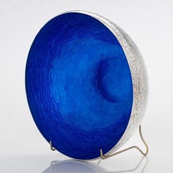 Eva Hidström, skål, sterlingsilver, emalj, Kultakeskus, Tavastehus 1970.