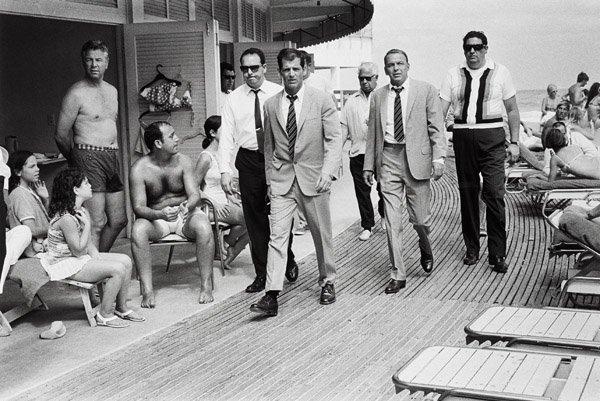 Terry O'Neill, "Frank Sinatra, Miami Beach, 1968".