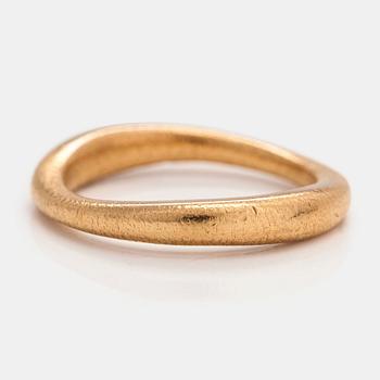 Ole Lynggaard, An 18K gold "Love 3" ring. Denmark.