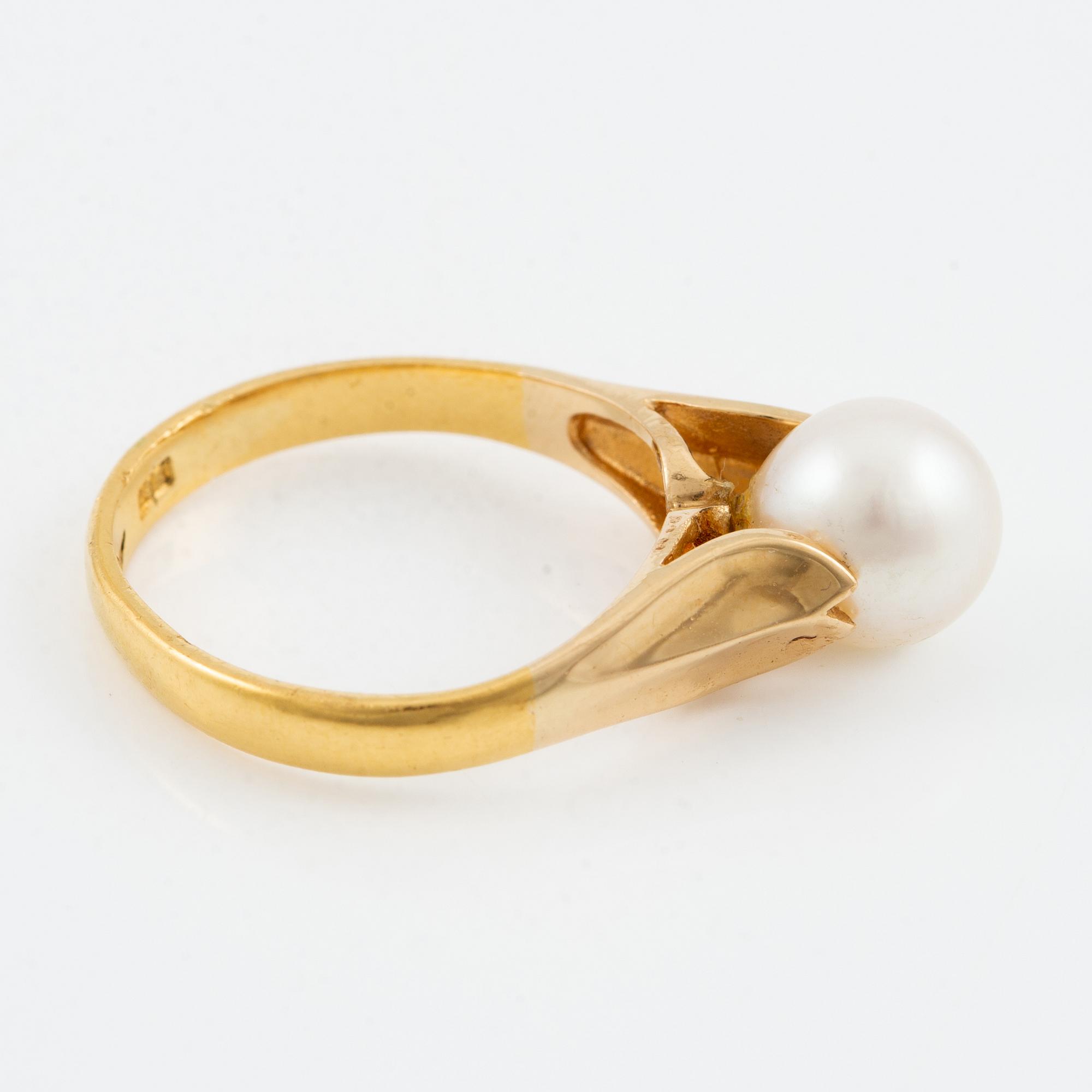 Ring, 23K guld med pärla.