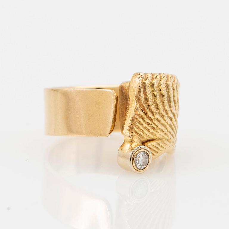 Elon Arenhill, ring, 18k gold with diamond.