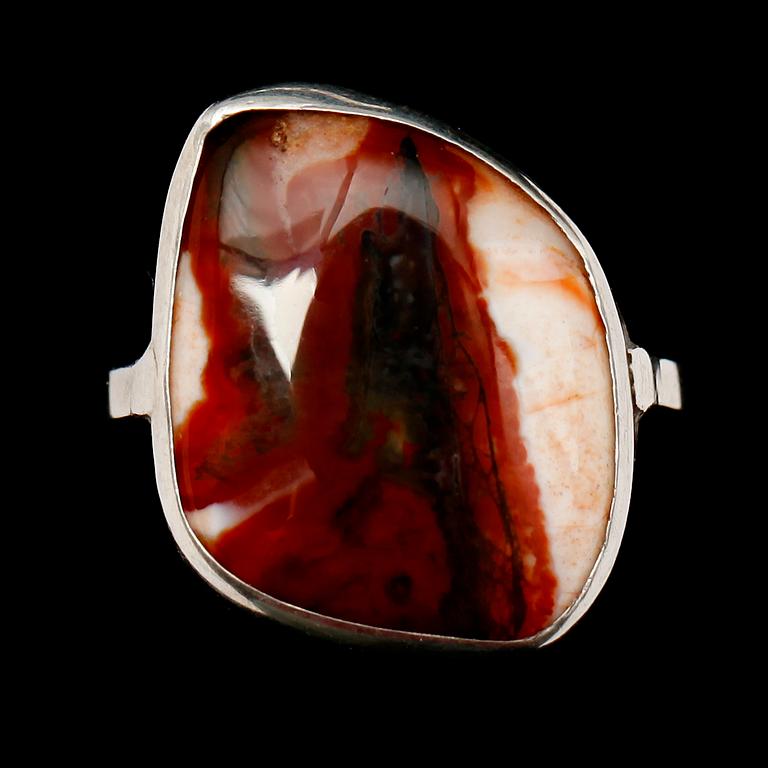 ARMBAND OCH RING, silver och agater, 1900-talets mitt.