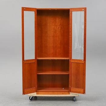 GÖRAN MALMVALL, show cabinet.