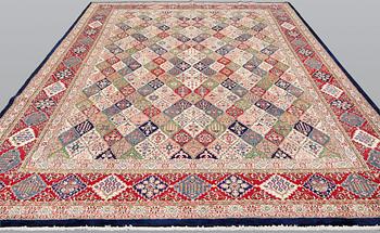 Carpet, Saruk, 363 x 268 cm.