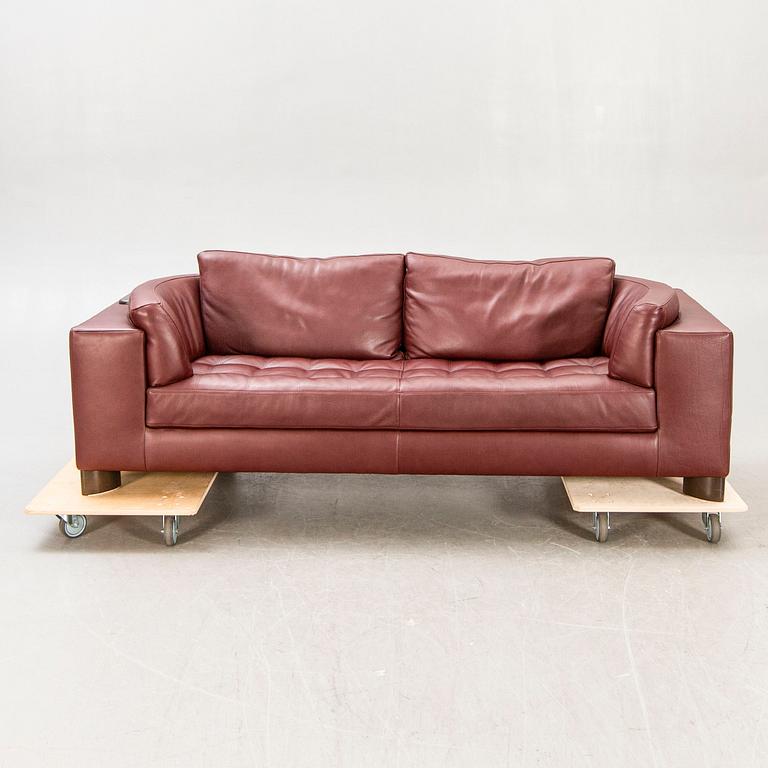 A Natuzzi "Osaka" leather sofa 21st century.