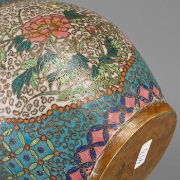 VAS samt KANNA, cloisonné, 1800-talets slut/1900-talets början.