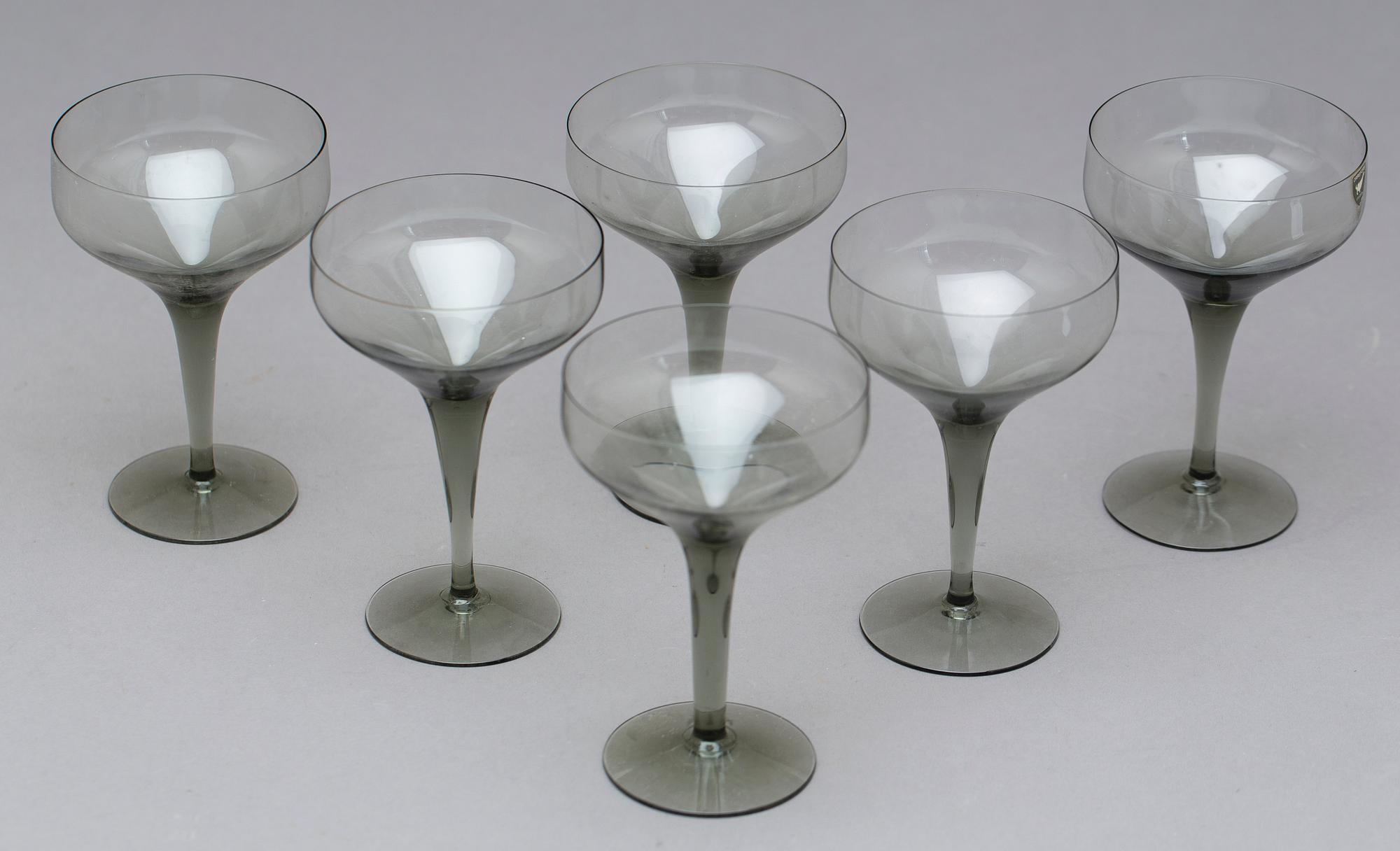 CHAMPAGNEKUPOR, glas, 6 st. "Grå Rhapsody", Sven Palmqvist, Orrefors, 1950-tal.