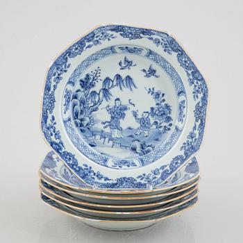 A matching set of six blue and white deep porcelain plates, China, Qingdynasty, Qianlong (1736-95).