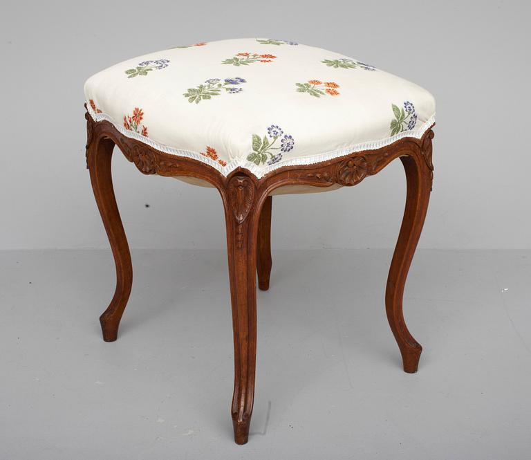 BORD och TABURETT, rokokostil, 1900-tal.