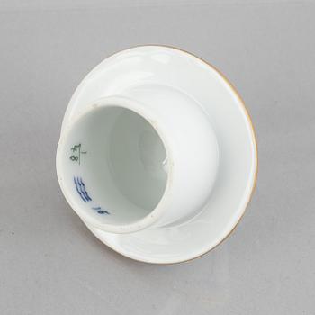 Kaffekanna med lock, porslin, Royal Copenhagen, "Musselmalet", modell 48, 1898-1923.