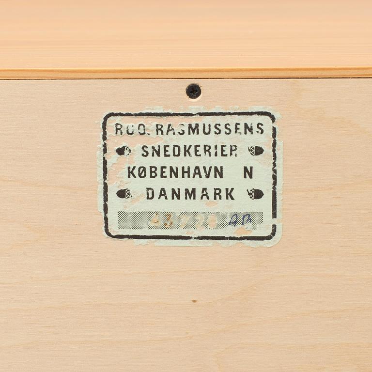 MOGENS KOCH, underskåp, ett par, "Byggereolen", för Rud Rasmussens Snedkerier.  Danmark, 1900-talets andra hälft.