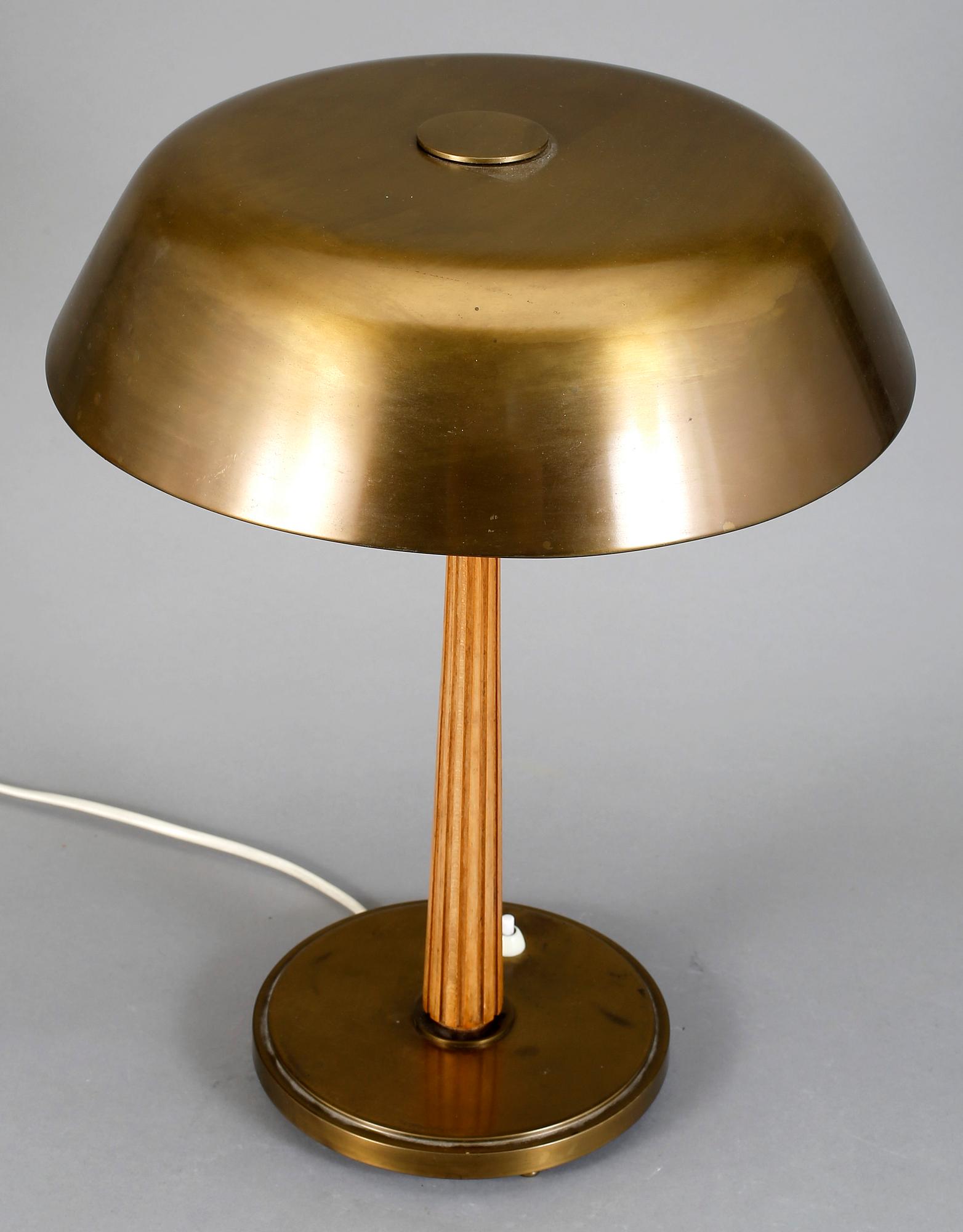 BORDSLAMPA, omkring 1900-talets mitt.
