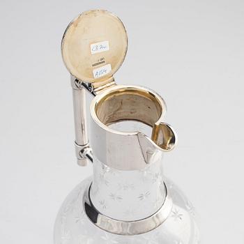 Karaff, slipat glas och silver, verkmästare Maria Linke, Shanks & Bolin, Moskva 1886.