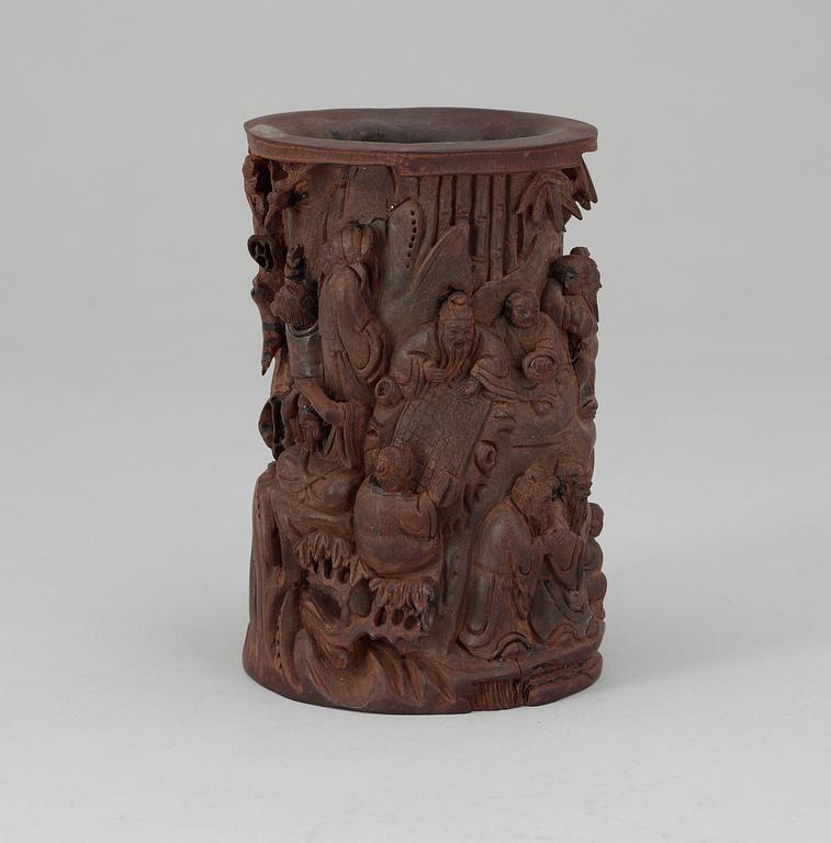 A wooden brush pot, Qing dynasty (1644-1914).