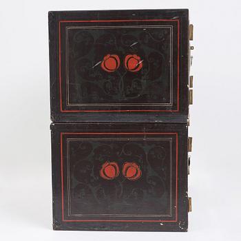 SKÅP, tvådelat, lackerat trä. Qingdynastin, 1800-tal.