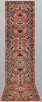 A Rodbar runner, approximately 320 x 80 cm.