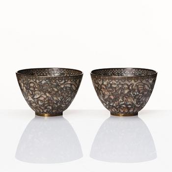 Koppar, ett par, cloisonne. Sen Qingdynasti.