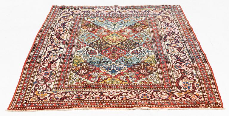 A semi-antique Mobarakeh-Esfahan rug, ca 206 x 144 cm.