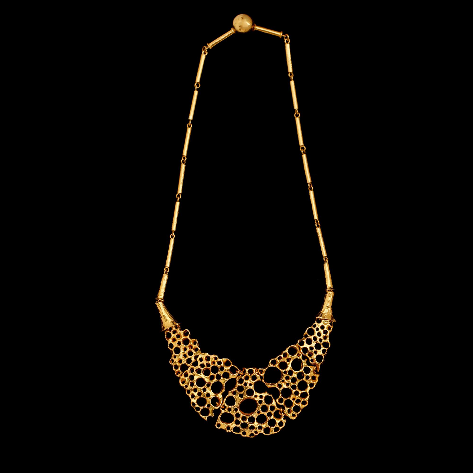 COLLIER, 18 k guld, modern design, 1900-talets andra hälft. Vikt ca 106 gram.