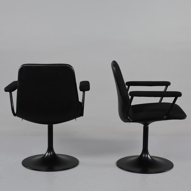 KARMSTOLAR, 2 st, Johanson Design, 1900-talets andra hälft.