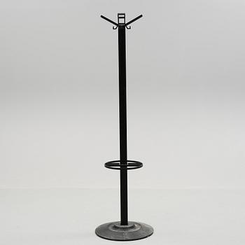 KLÄDHÄNGARE / TAMBURMAJOR, svart fiberglas, "Segmenti", Michelle De Lucchi och Jun Takeichi, Kartell, 2000-tal.