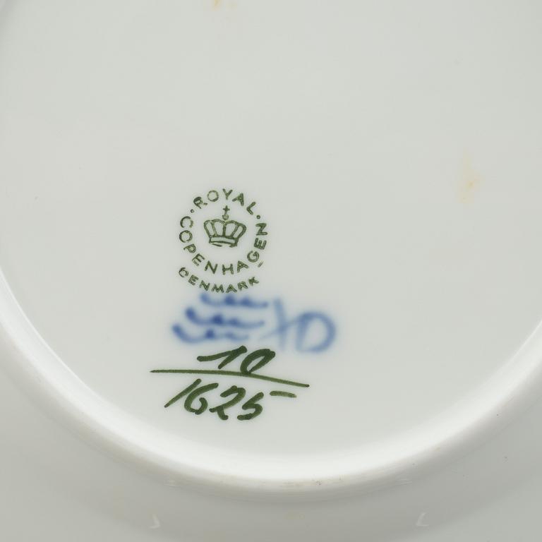 A 21-piece 'Blå blomst' porcelain coffee service, Royal Copenhagen, Denmark.