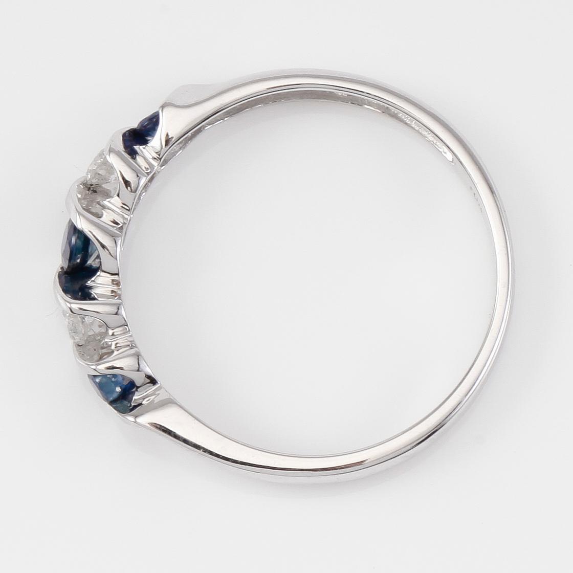 RING, 10K vitguld safirer och mindre diamanter.