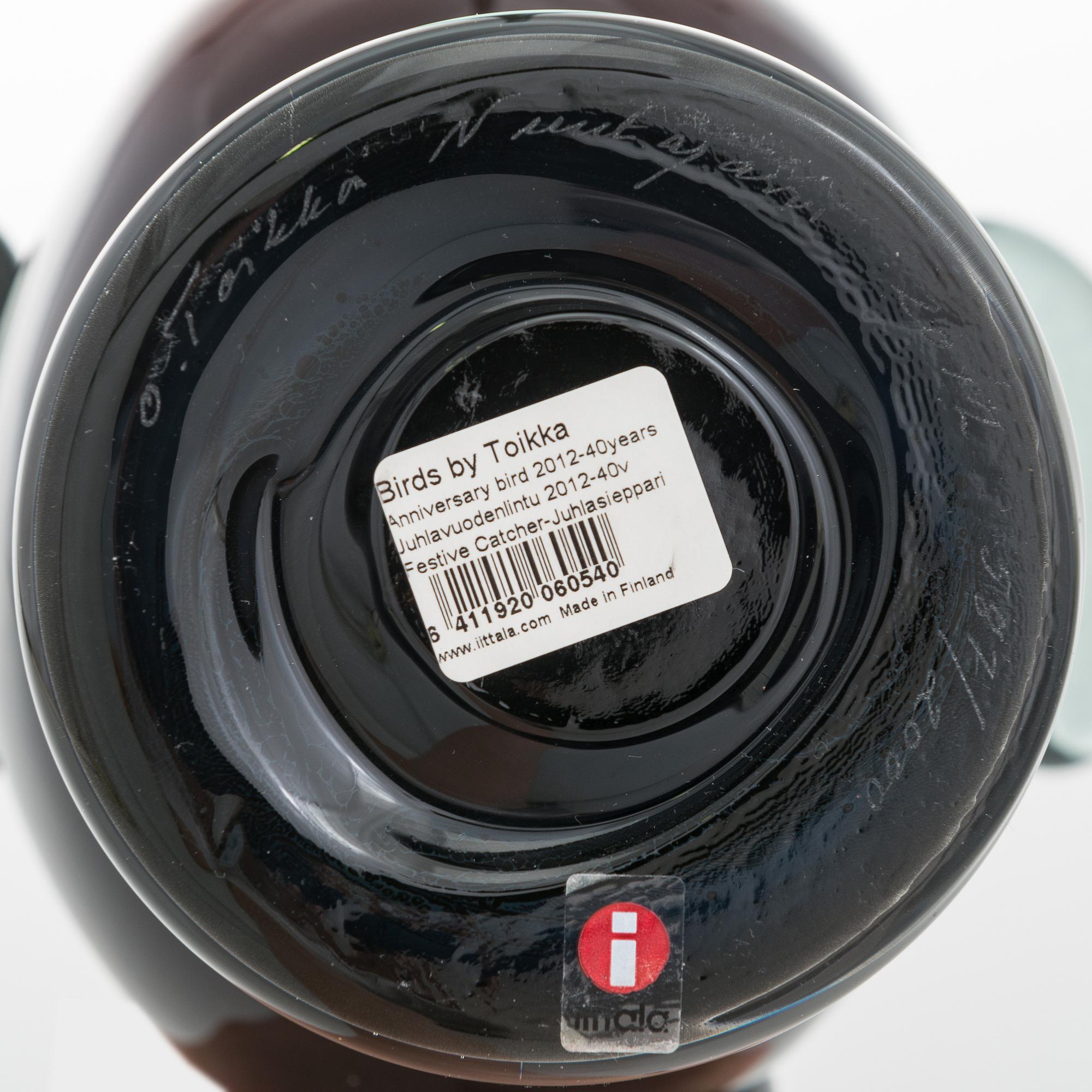 OIVA TOIKKA, a glass sculpture signed O. Toikka, Nuutajärvi 2012 and 587/2000.