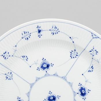 SERVISDELAR, 17 st, "Musselmalet" Royal Copenhagen, Danmark.