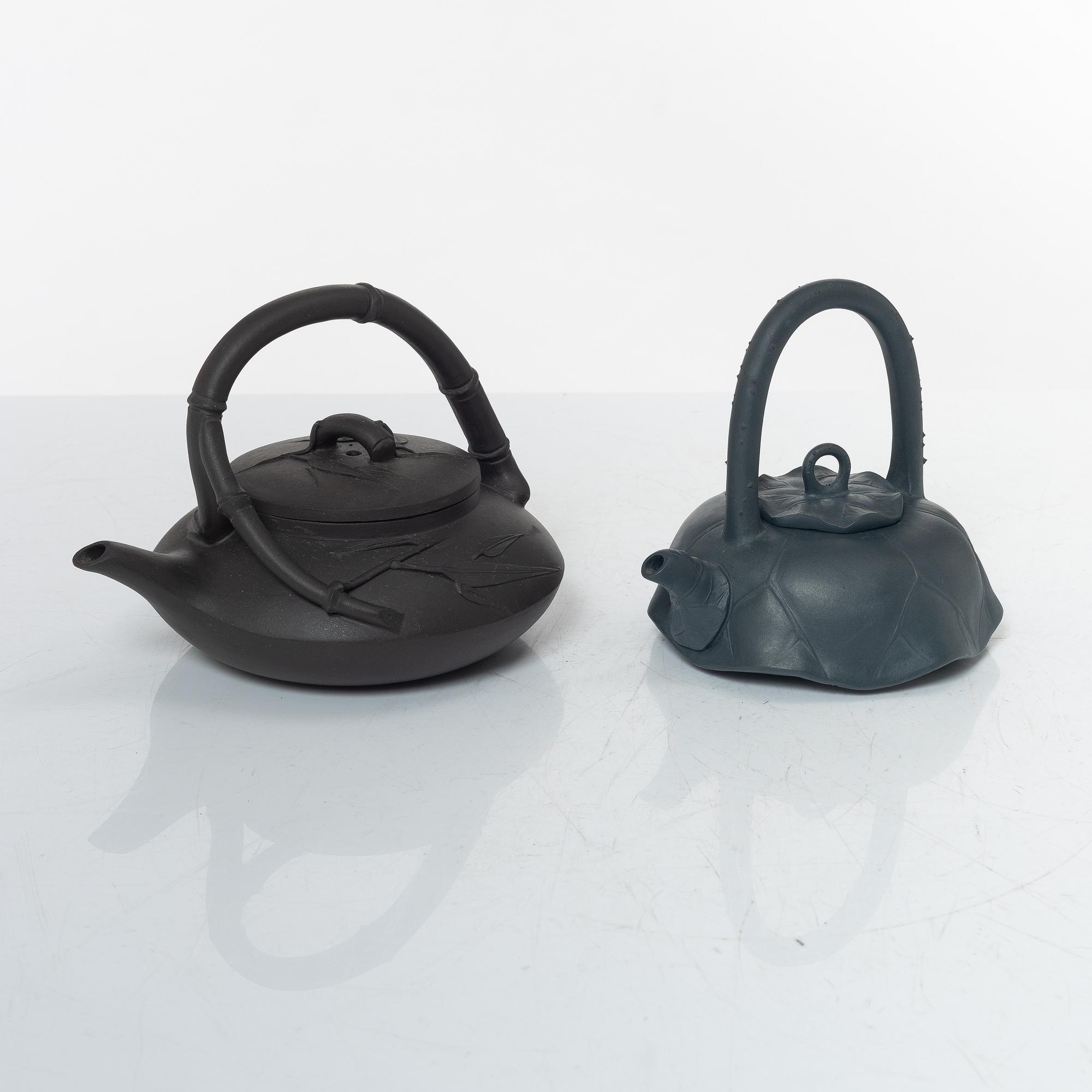 Two Chinese yixing ware teapots, 20th century.