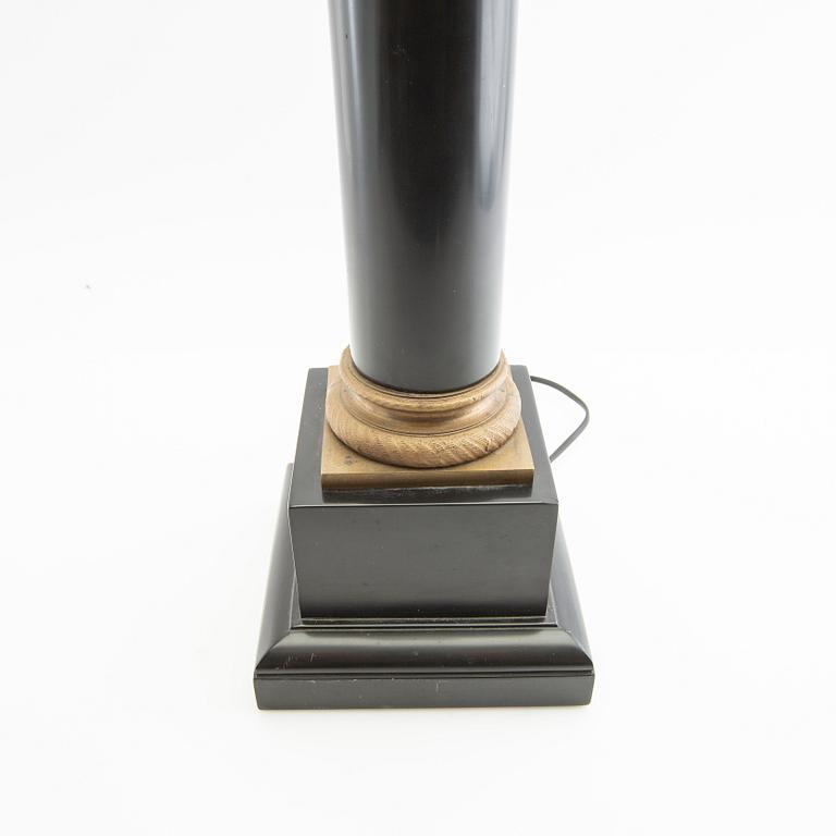 Bordslampa Empire-stil 1900-talets andra hälft.