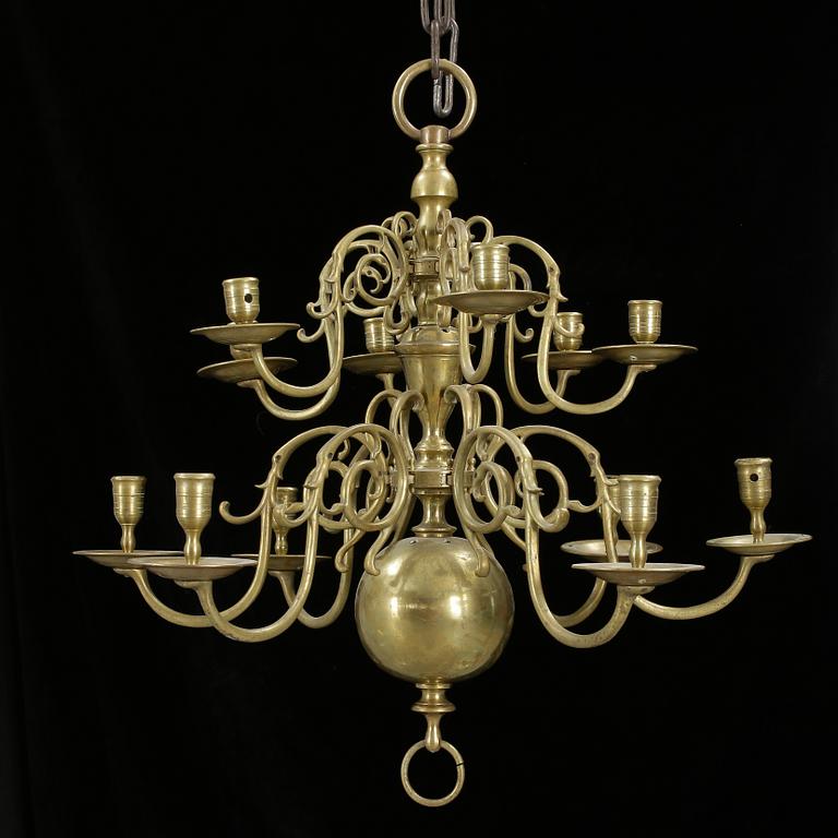 LJUSKRONA / MALMKRONA, barockstil, 18/1900-tal. Höjd ca 66 exklusive kedja.