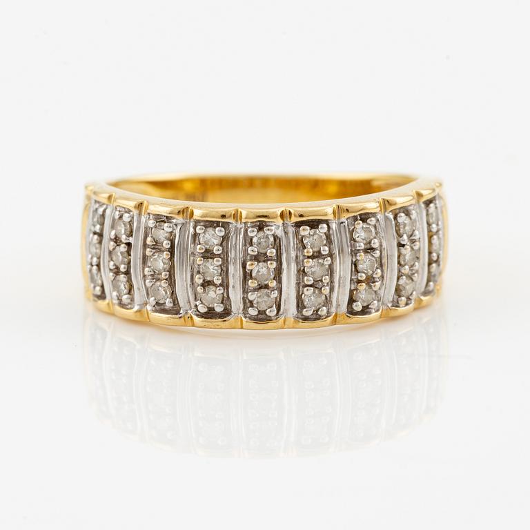 Ring, 18K gold with octagon-cut diamonds.