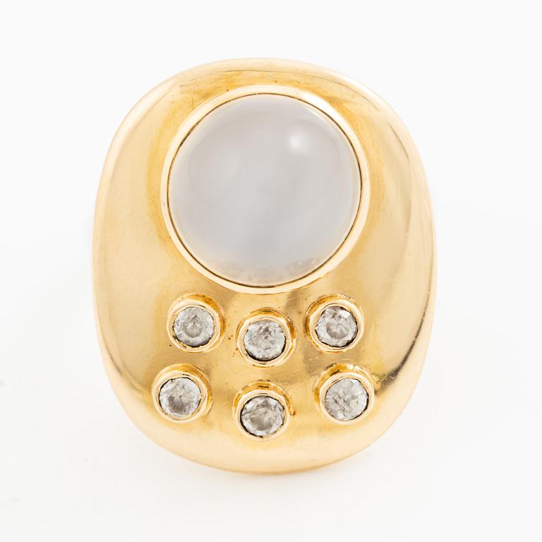 Ring, 18K guld och silver med vita stenar. Hugo Strömdahl, Stockholm 1961 och 1964.