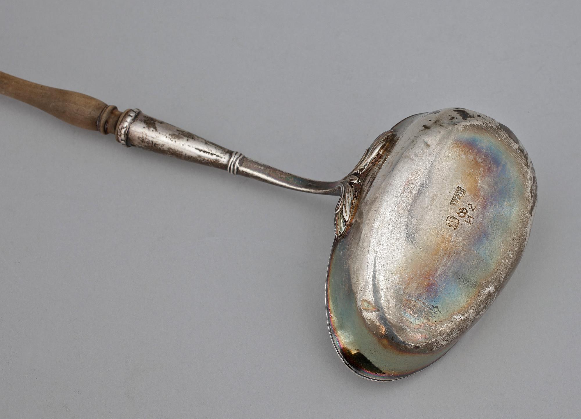 SOPPSLEV, silver samt trä, Johan Fredrik Hollman, Skänninge, verksam 1775-1828, otydl årsstämpel.