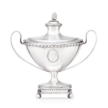 191. A Swedish Gustavian 18th century silver sugar-bowl with lid, marks of Pehr Zethelius, Stockholm 1793.