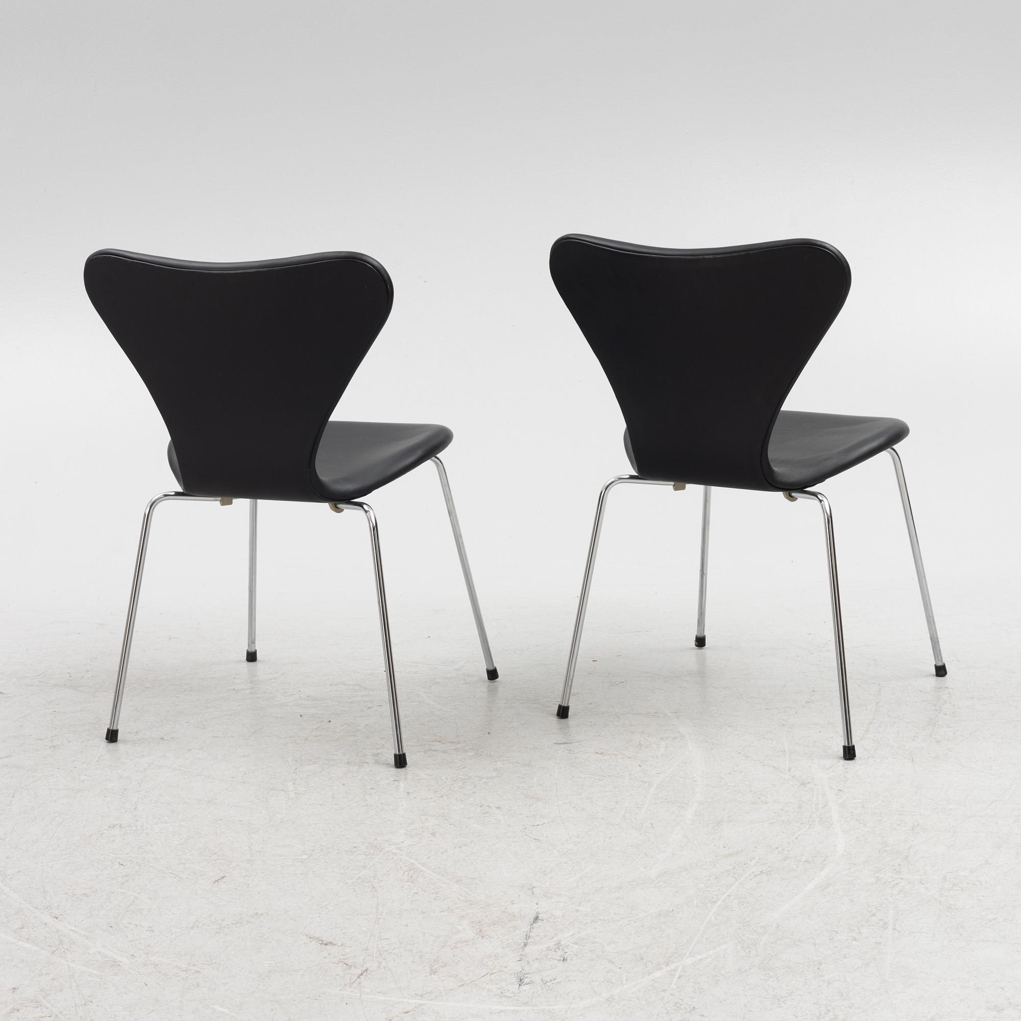 Arne Jacobsen, six "Seven" chairs, Fritz Hansen, Denmark.