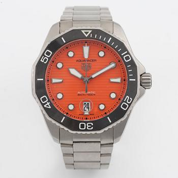 TAG Heuer, Aquaracer, Professional 300, Orange Diver, wristwatch, 43 mm.